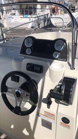 bateau quicksilver 7 places OPEN 150 cv